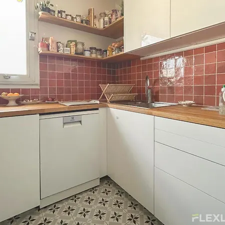 Appartement Spacious 2-bedroom With Balcony Steps From Buttes-chaumont Park Paris