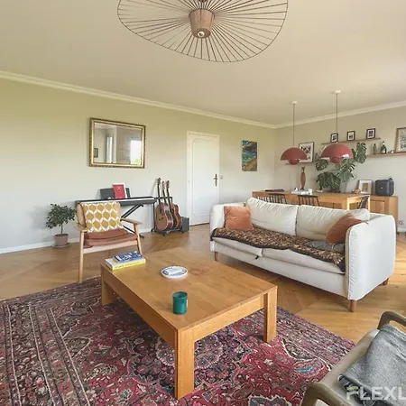 Spacious 2-bedroom With Balcony Steps From Buttes-chaumont Park * Paris